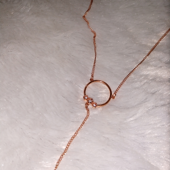 Diamond circle necklace - Picture 2 of 3